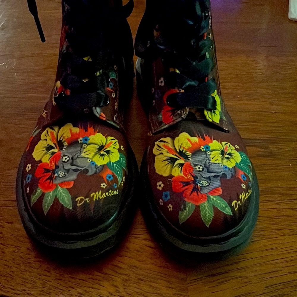 Dr. Martens Hawaiian Floral Boots